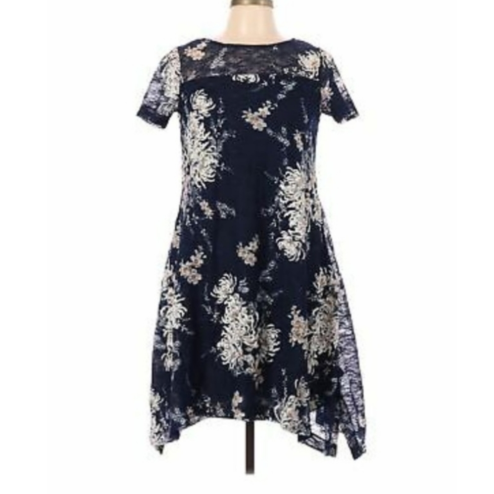 Roz & Ali Women's Short-sleeved Peplum Dress